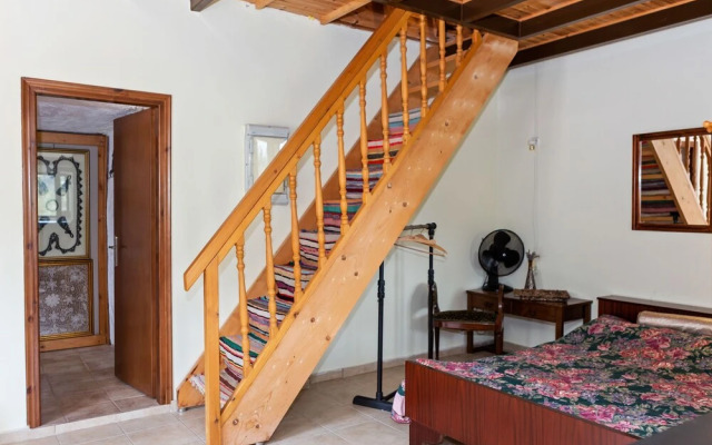 Homely Apartment in Istiaia With Patio