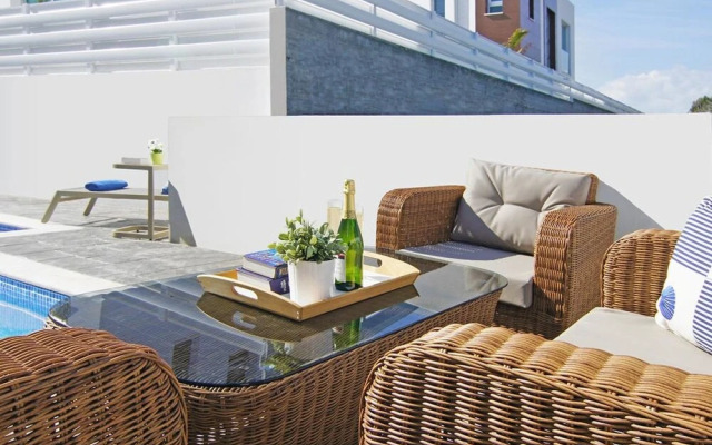 Caren Paralimni in Paralimni