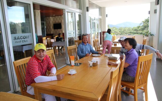 SAM Tuyen Lam Golf & Resorts