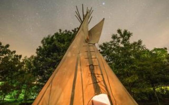 Plush Tents Glamping