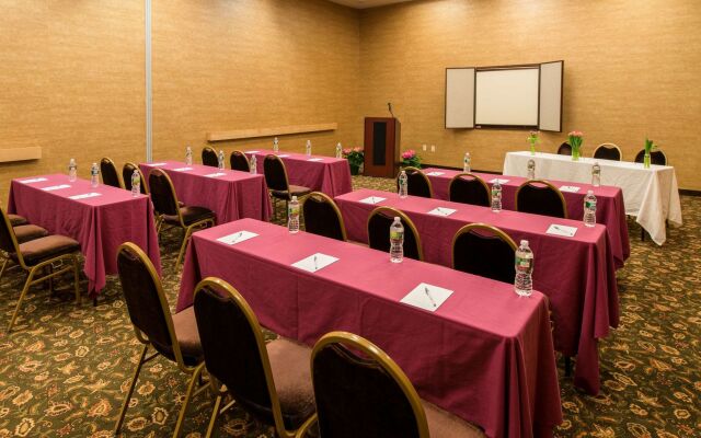 Hampton Inn & Suites Boston Crosstown Center