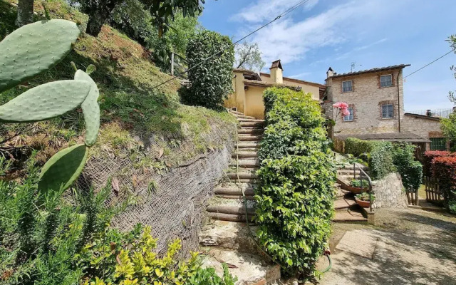Apartment in Orbicciano With Pool