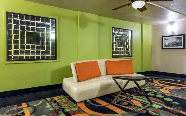 Comfort Inn & Suites Mansfield