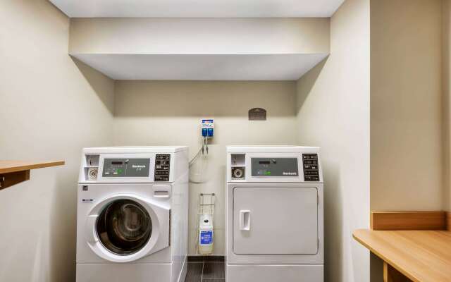 Microtel Inn & Suites by Wyndham Farmington