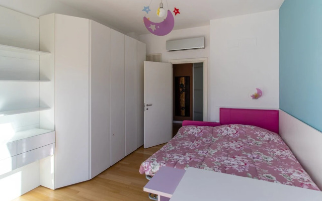 Donatella Home