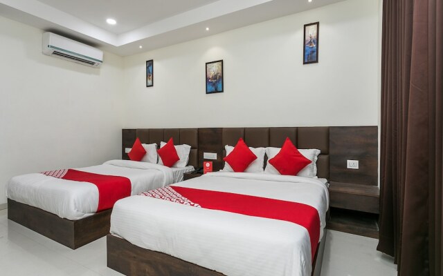 OYO 15088 Amrit Greens Hotel & Banquets