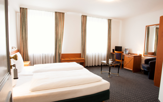 INA Hotel Royal