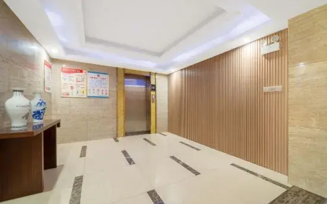 Shengjing Yijia Hotel (Gucheng Fanyang Road Underground Mall)