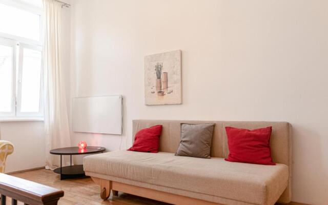 Cheerful 2BR Apartment - suitable for Longstays