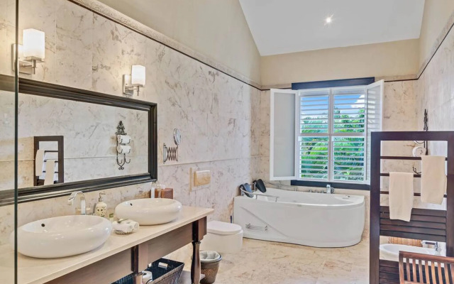 Sophisticated Villas With Private Pools and Staff