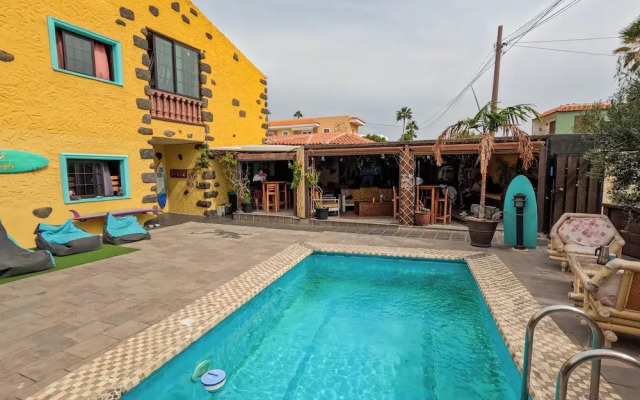 Los Amigos Nest Hostel
