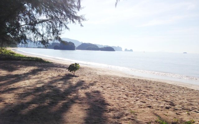 Sand Beach Bungalow