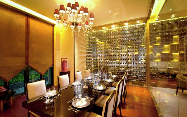 Hilton Guangzhou Baiyun - Free Shuttle for Canton Fair Period, Close to Luhu Golf Club & Leather Market