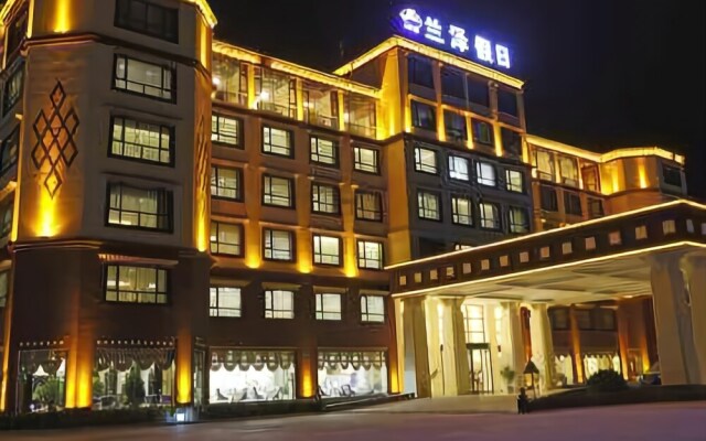 Lanze Holiday Hotel