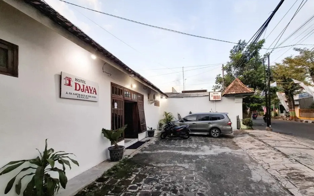 Hotel Djaya RedPartner near Alun Alun Nganjuk