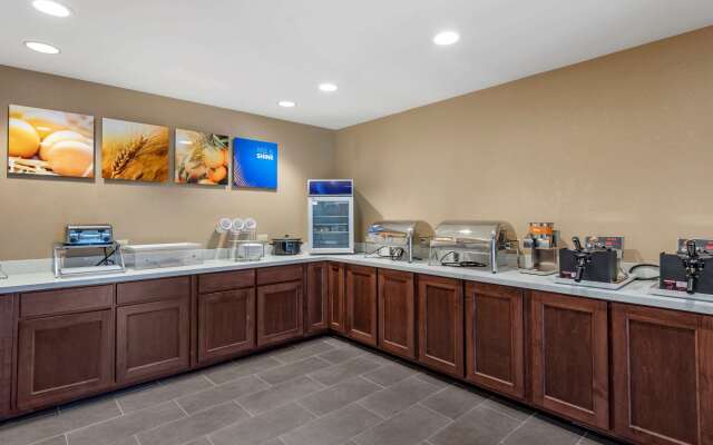 Comfort Suites