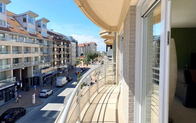 Apartment in Nieuwpoort With Terrace