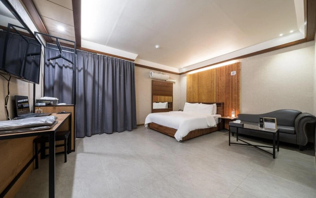Sky Hotel