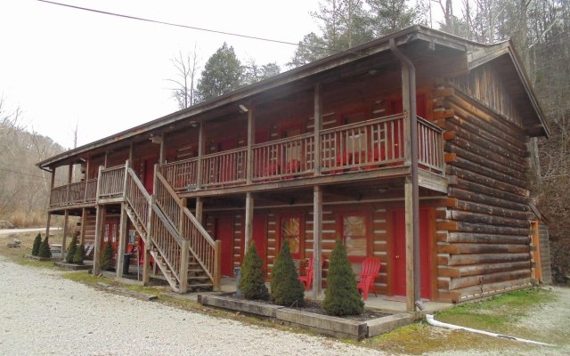 Black Bear Lodge Motel