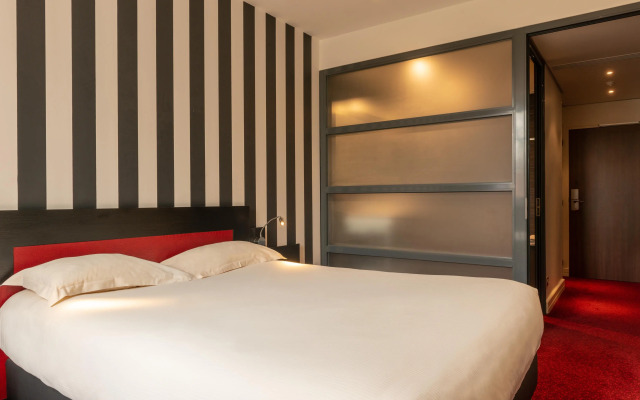 The Originals Boutique, La Maison Rouge