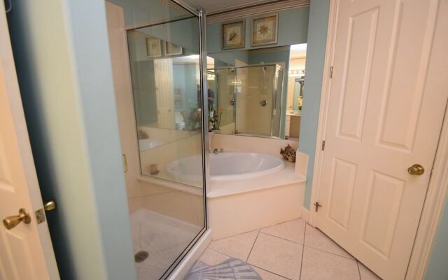 Regency Isle 703 by RedAwning