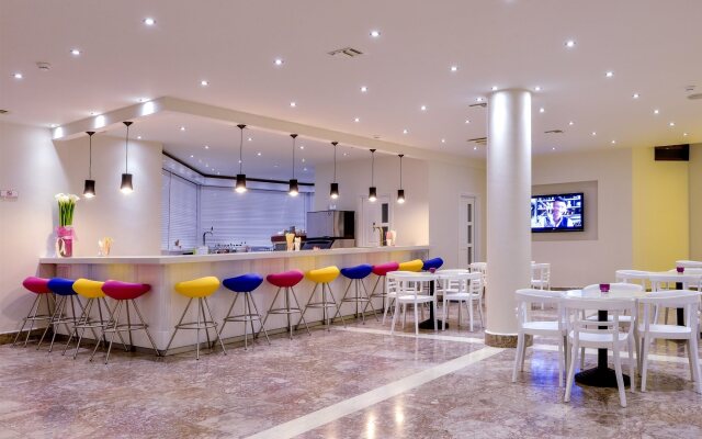 Elios Hill - Sun Kissed Happiness Hotel