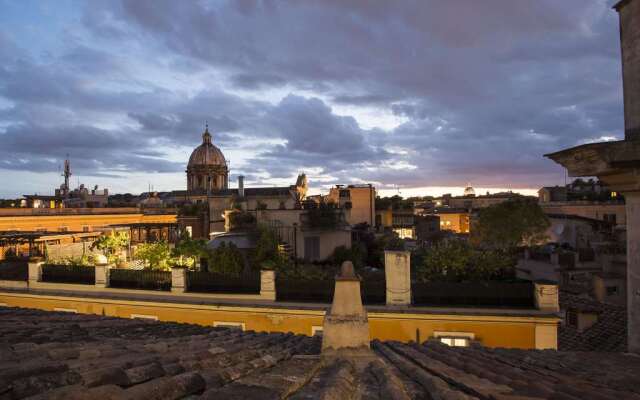 Terrace Pantheon Relais