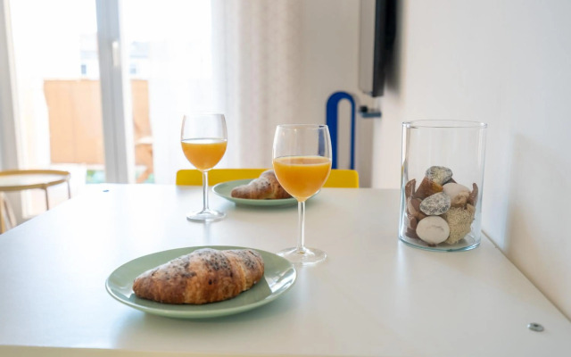 Sunny & Charming Apartment with 2 free bikes