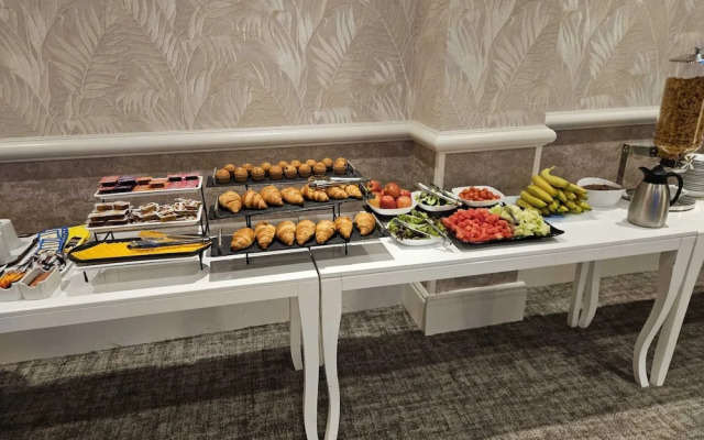 Palms Hotel & Retreat By Palette London Romford