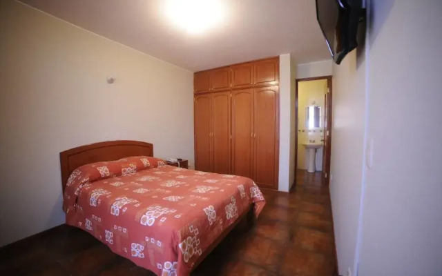 Tulipanes Hotel Aqp