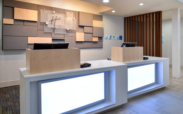 Holiday Inn Express Hotel & Suites Lodi by IHG