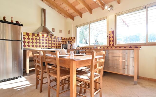 Modern Holiday Home in Saint-geniès With Private Pool