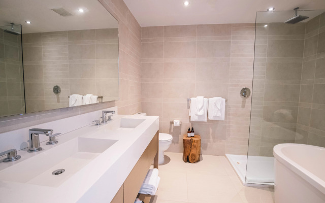 Hodges Bay Resort & Spa, an HQ Luxury Resort & Residences