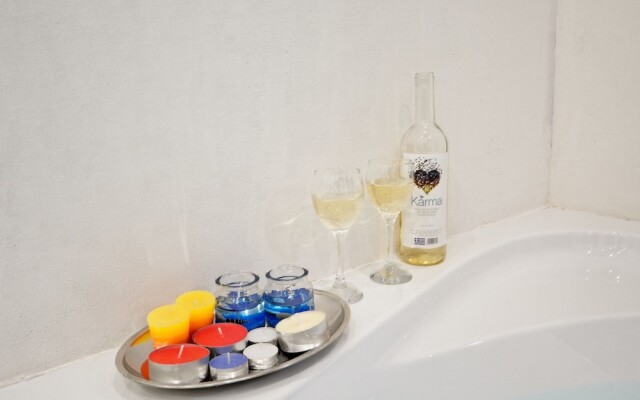 Santorini style Honeymoon apartments