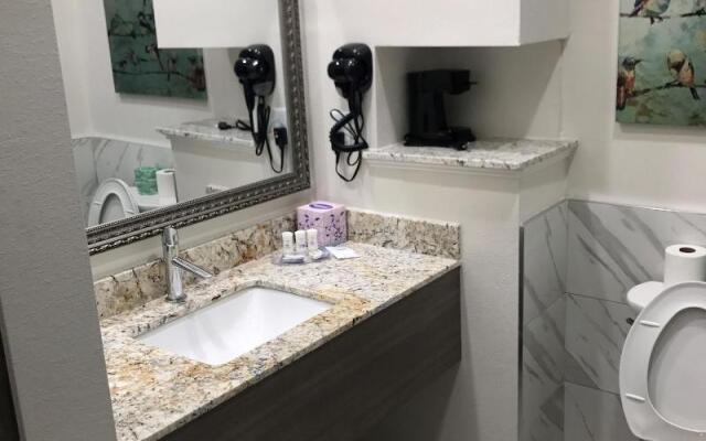 Grand Villa Inn & Suites - Humble