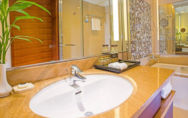 Royal Halong Hotel