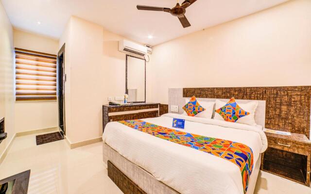 Fabhotel Spark Inn