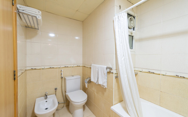 Crystal Plaza Hotel
