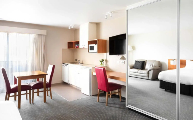 The Old Woolstore Apartment Hotel