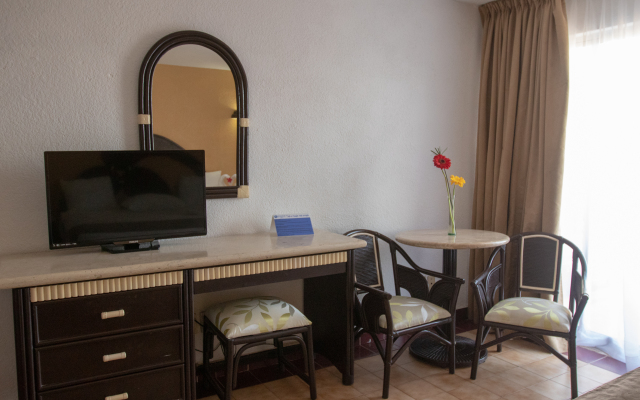 Qualton Club Ixtapa - All Inclusive