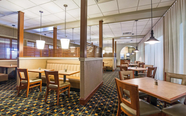 Clarion Hotel Convention Center