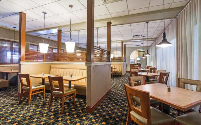 Clarion Hotel Convention Center
