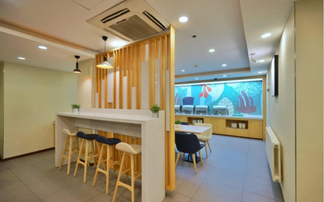 HanTing Hotel (Harbin Dongda Zhijie Hongbo Plaza)