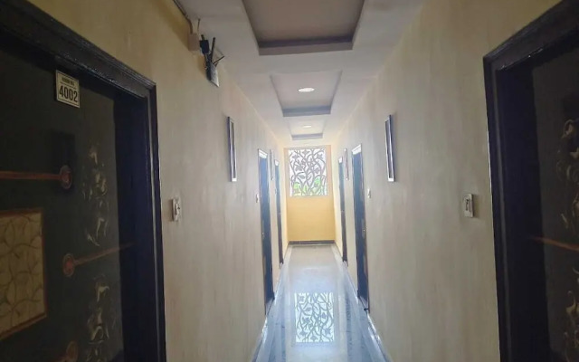Hotel S L B Grand
