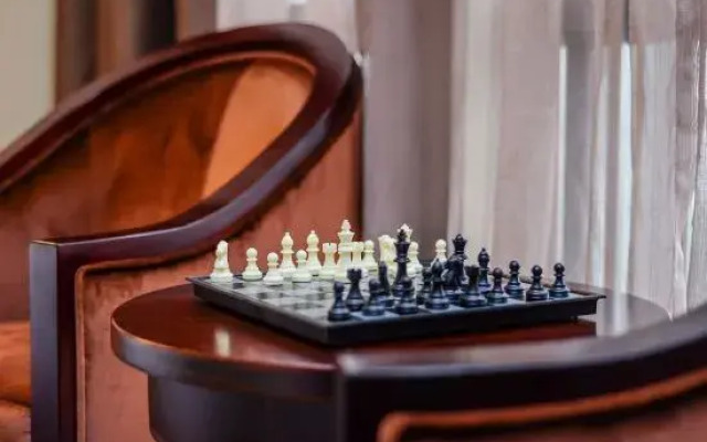 Yuechen Hotel (Xietaizi Subway Station)