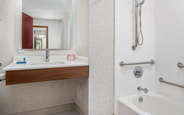 Holiday Inn Express Hotel & Suites Macon-West by IHG