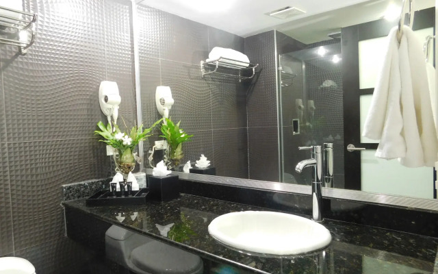 Riande Aeropuerto Hotel & Casino