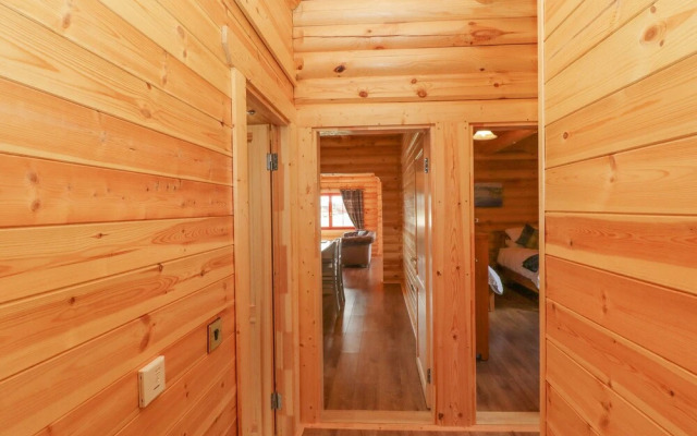 Maple Lodge