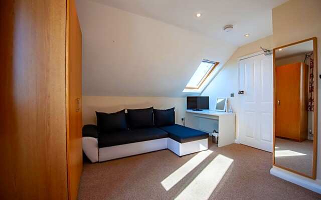 Oakside Lodge