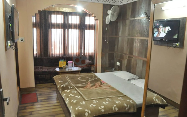 Hotel Sidharth Regency